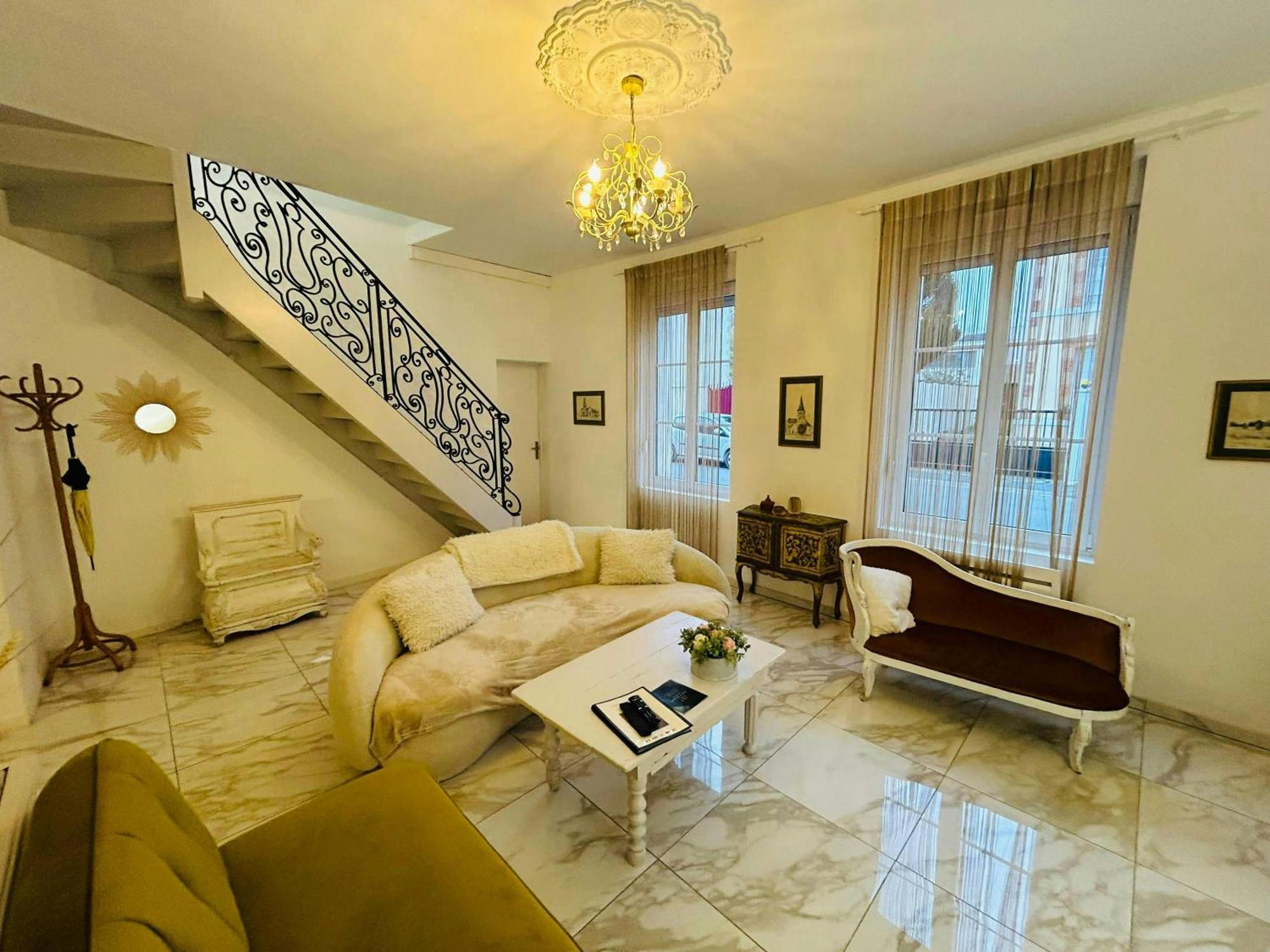 Magnifique Maison Dartiste La Maison Aerts 랭스 외부 사진